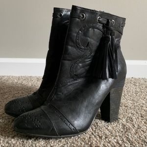 Cute black ankle boots with tassel